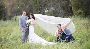 Подруга невесты добавила юмора в свадебные фото (3 фото)