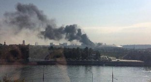 В Москве произошел пожар на стадионе «Лужники» (4 фото)