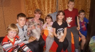 Мама шестерых приемных детей из Челябинской области просит у Деда Мороза квартиру побольше (7 фото)