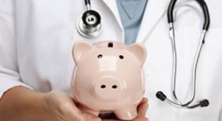 Началось: Как в государственном медучреждении берут деньги за приемы у врачей