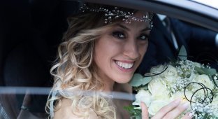 Итальянка вышла замуж за саму себя (10 фото)