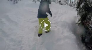 Отец спас сына провалившегося под снег