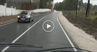 Бойся столба посреди дороги! В Татарстане дорожники уложили новый асфальт