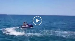 На черноморском пляже взорвался гидроцикл, туристы в реанимации видео