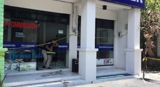 Во время перестрелки с полицией после ограбления обменного пункта на Бали был убит грабитель из России (4 фото)