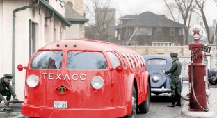 Автомобили на раскрашенных снимках прошлого (40 фото)