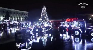 В Минске показали новогоднее представление с танцующими тракторами