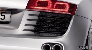 Audi R8 в фотографиях (24 фото)