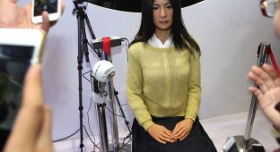 В Китае представили усовершенствованную женщину-андроида Geminoid F (4 фото)