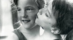 Одно тело на двоих: как живут сиамские близнецы Эбигейл и Бриттани Хенсел (11 фото)