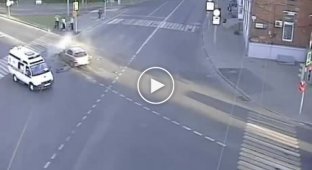 В Москве разбился мотоциклист прямо перед машиной скорой помощи