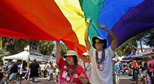 Гей-парады в разных странах мира (12 фото)