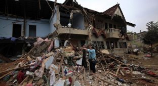 Землетрясение в Бирме (15 фото)