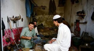 Самый распространенный бизнес в одном пакистанском городе (15 фото)
