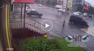 Момент ДТП на перекрестке в Челябинске