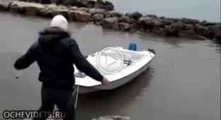 Как не стоит залезать в лодку