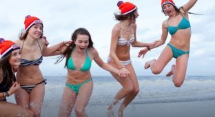 Как в Голландии встречают Новый Год купаясь в Северном Море или новогоднее ныряние в Схевенингене (7 фото)