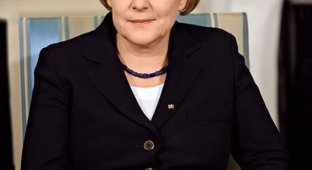 Нудистские фотографии голой Ангелы Меркель (3 фото) (эротика)
