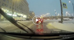 Агрессивный мужчина на арендованном автомобиле в Петербурге
