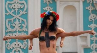 FEMEN против любых форм патриархата (8 фотографий)