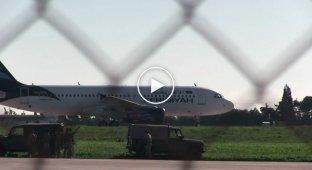 В Ливии захватили пассажирский самолет
