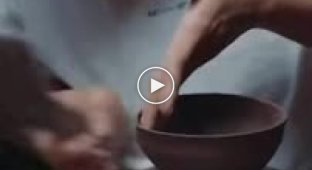 Японский мастер гончарного дела