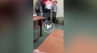 Житель Минеральных Вод жестоко избил в классе школьника, обидевшего его дочь