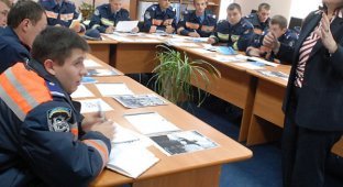 Киевская милиция учит английский (5 фото)