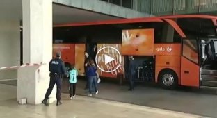 Криштиану Роналду задержал автобус своей команды, чтобы успокоить плачущего ребенка