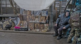 Фотоэкскурсия по "блошиному" рынку в Москве (48 фото)