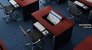 Revolution Desk - стол со встроенным монитором