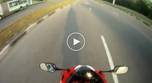 Мотоциклист не расчитал маневр