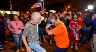 Кубинские эмигранты в Майами отпраздновали смерть Фиделя Кастро (11 фото)