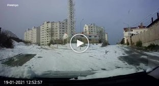 Снежная зима на Крымском полуострове водители оказались не готовы