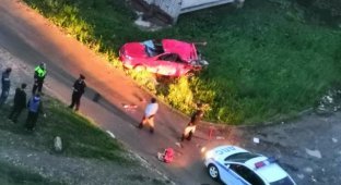 Муж трактором разбил машину жены (фото + видео)