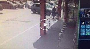 В Башкирии пожилая автомобилистка перепутала педали и сбила женщину