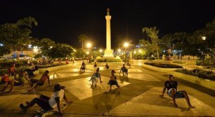 Сантьяго-де-Куба вечером (28 фото)