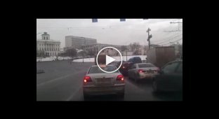 Полицейские задержали водителя у кремля