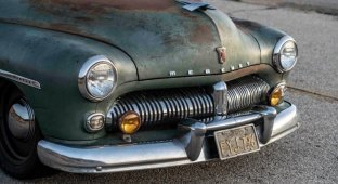 Полностью электрический Mercury Coupe 1949 с сердцем Теслы (35 фото)