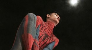 За кадром: Человек-паук на вершине мира (2 фото)