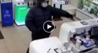 Боевик-блокабастер как продавцы из Санкт-Петербурга защищали кассу