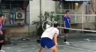 Азиатский волейбол ногами