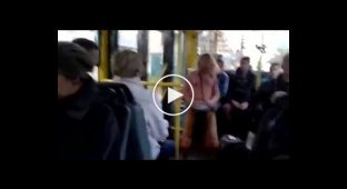 Музыкант в киевском автобусе