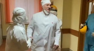 Александр Лукашенко пришел в "красную зону" больницы в Минске (3 фото + видео)