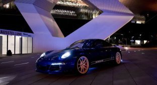 Porsche представил фанатский 911 Carrera 4S (14 фото)