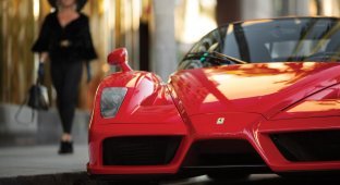Флойд Мейвезер решил продать свой Ferrari Enzo (17 фото)