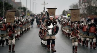 В Шотландии на этой неделе прошёл фестиваль викингов (9 фото)