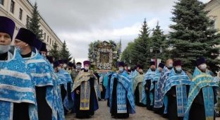 В Казани на крестный ход вышли тысячи человек - в разгар очередной волны коронавируса (2 фото + видео)