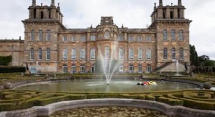 В английском Бленхеймском дворце украли "произведение искусства" стоимостью 6 млн долларов (3 фото)
