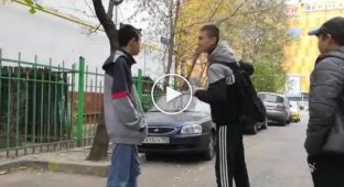 Подростки сняли на видео жесткое избиение школьника в Чертаново
